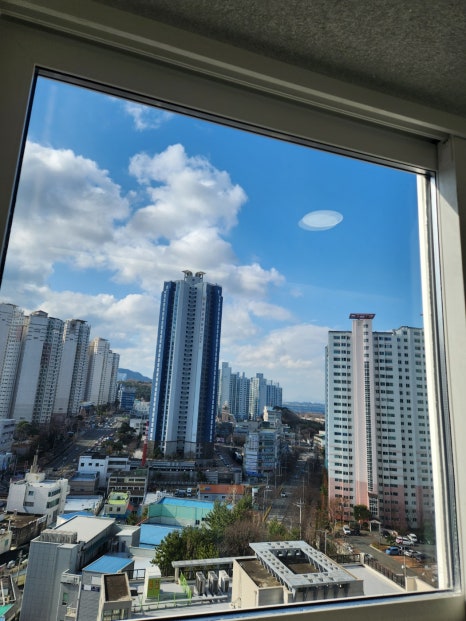 부산 북구 부산 리모델링 청소 화명현대2차아파트 거실 외창 포함 프리미엄 시공 리모델링 후 입주청소 시공 사진